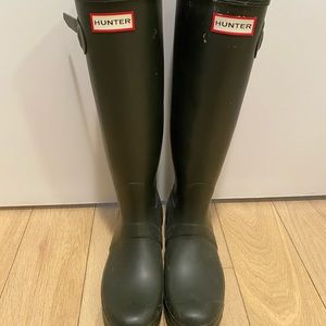 Tall Hunter Rainboots!